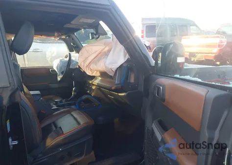 2023 Ford Bronco Outer Banks z USA, uszkodzony, nr VIN 1FMEE5DP3PLA95668